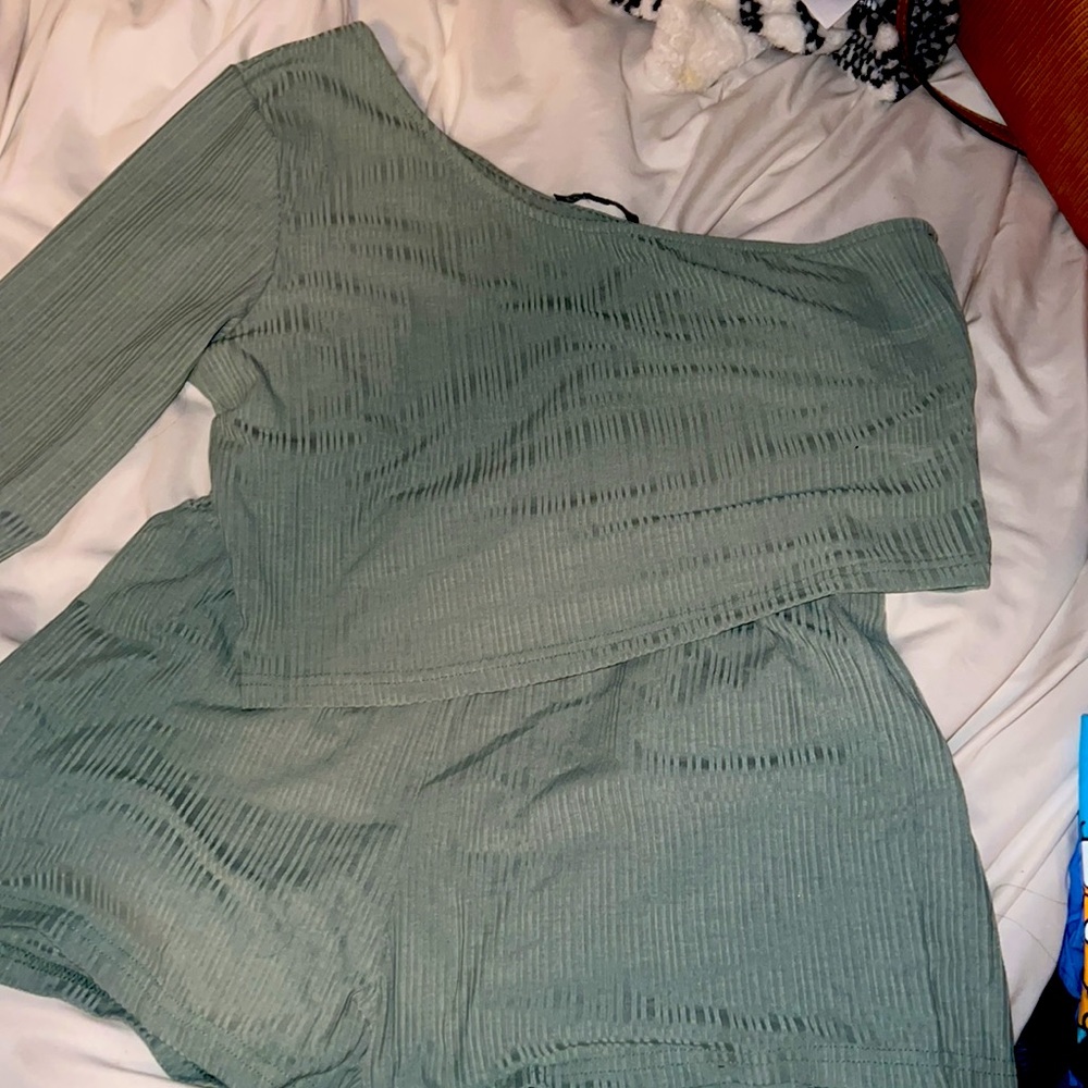 Shirt and shirt set